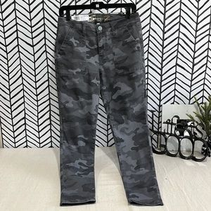 NWT Seven7 Concrete Grays Camo Ankle Skinny Utility Jeans, Sz. 6